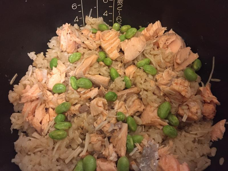 简易鲑鱼炊饭的做法