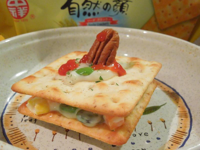 沙拉饼干塔【自然の颜饼干趴】的做法