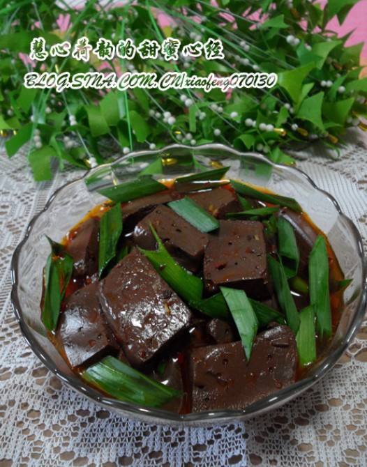 香蒜烧鸭血的做法