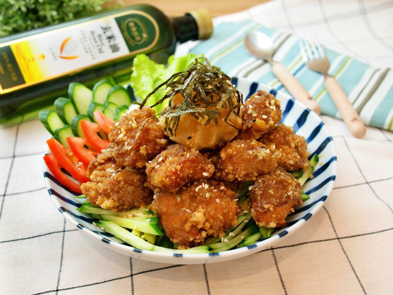 【黄金玄米油Home炸料理】若鸡唐扬(日式炸鸡)的做法