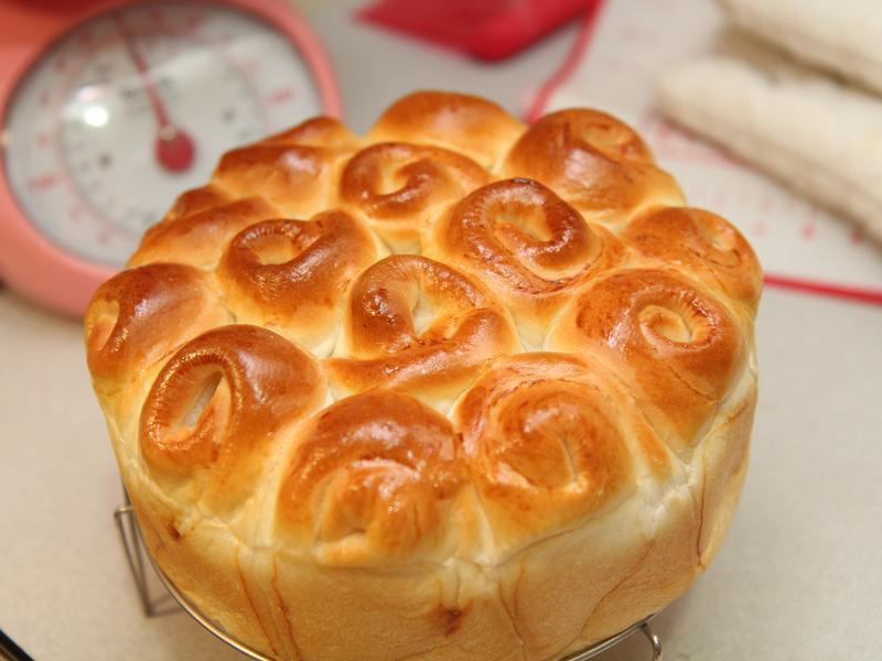 8吋模热狗花海面包的做法