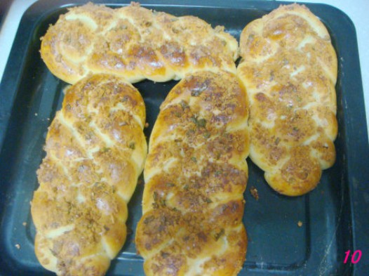 肉松辫子面包的做法