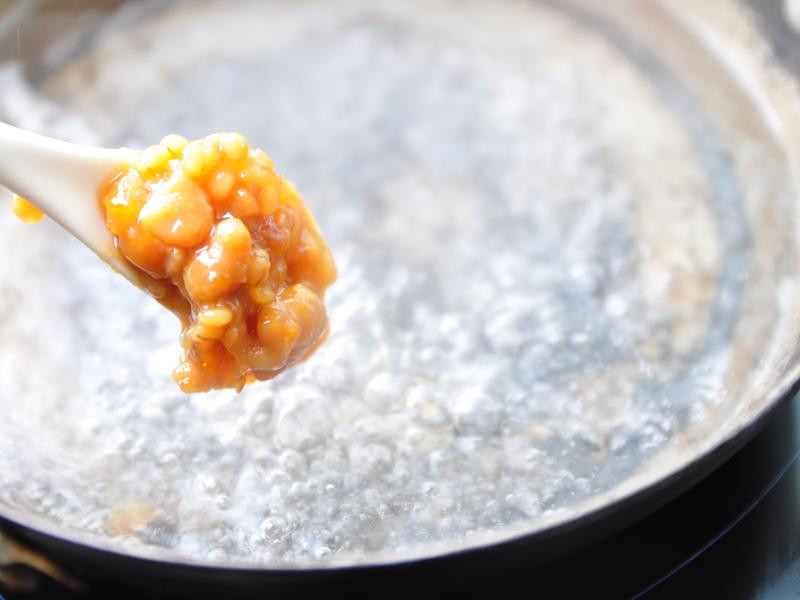 雪白菇味噌豆腐汤的做法