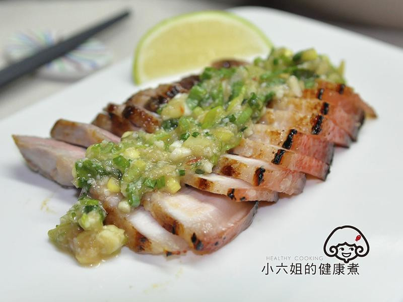 盐曲猪肉佐葱油酱的做法