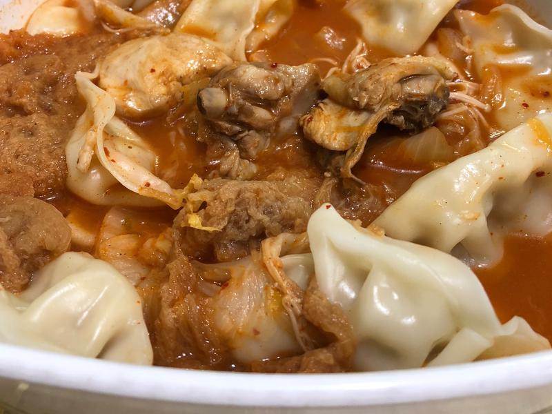 泡鸡水饺鸡煲的做法