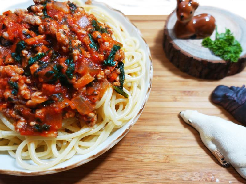 波菜蕃茄辣肉酱的做法