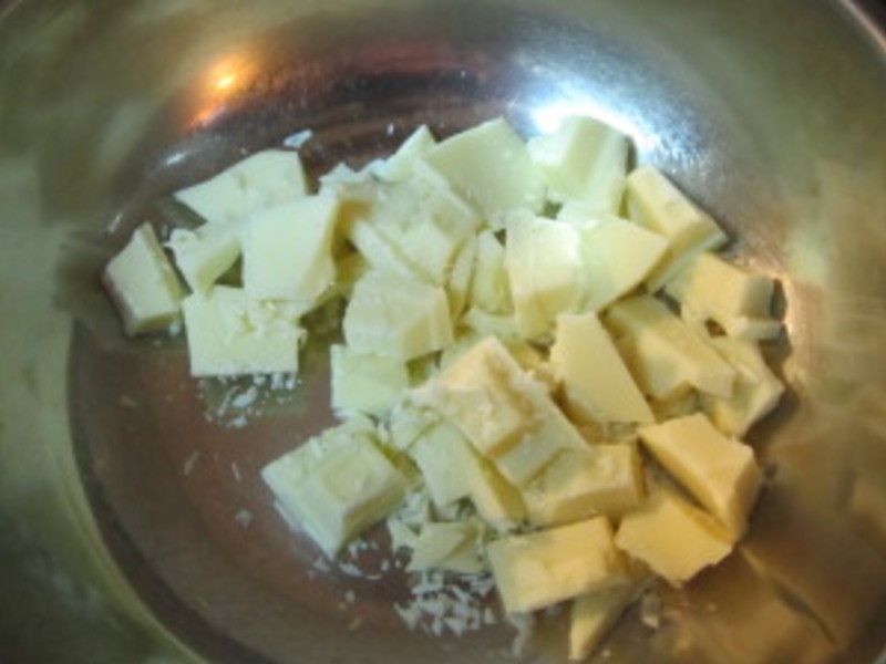 核桃鬼椒白巧克力的做法