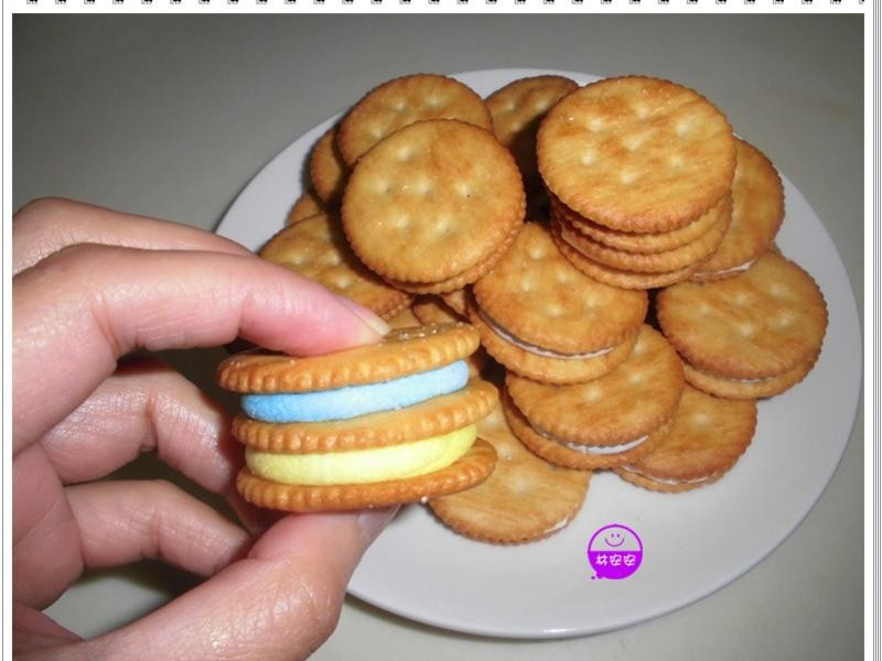 微波饼干夹烤棉花糖的做法