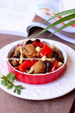 菌菇鸡腿的做法