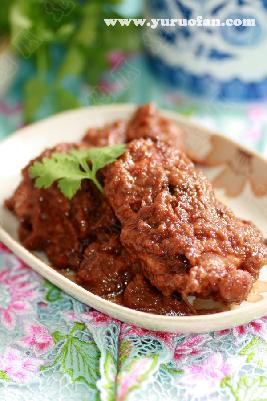 亚参豆酱焖鸡腿的做法