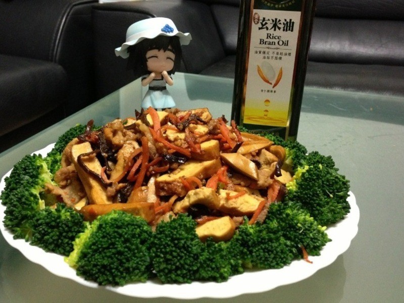 ½¡¿µ³ø·¿10·ÖÖÓ³öÄê²Ë----ÃÀζ¼Ò³£Ð¡³´µÄ×ö·¨