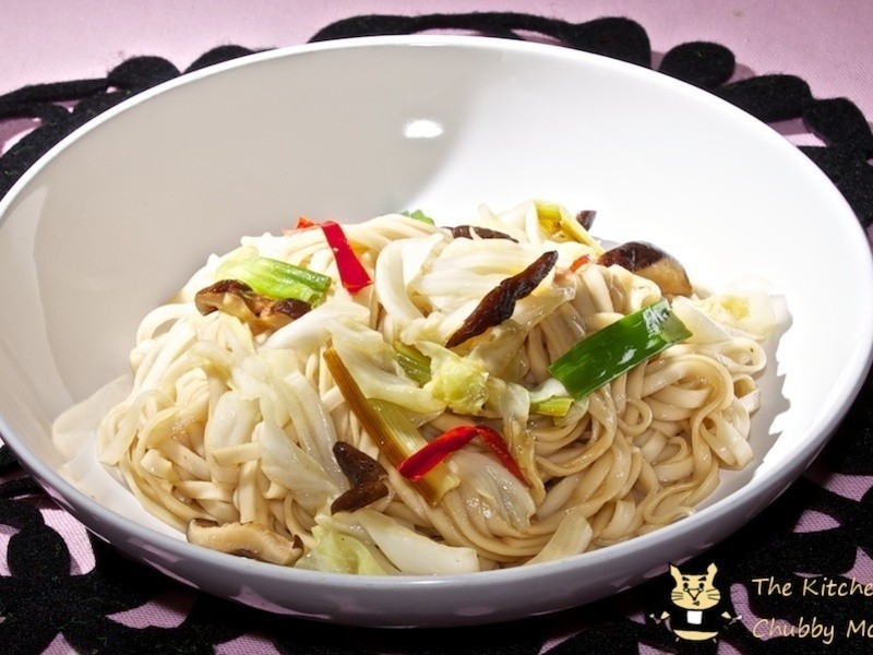 思念的味道-家常香菇炒面「李锦记旧庄特级蚝油125周年」的做法
