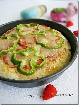 DIY青椒熏肠披萨的做法