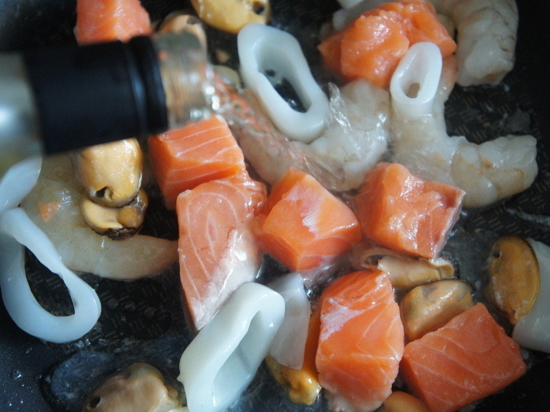 �h��������ʿͨ�ķ۵�����