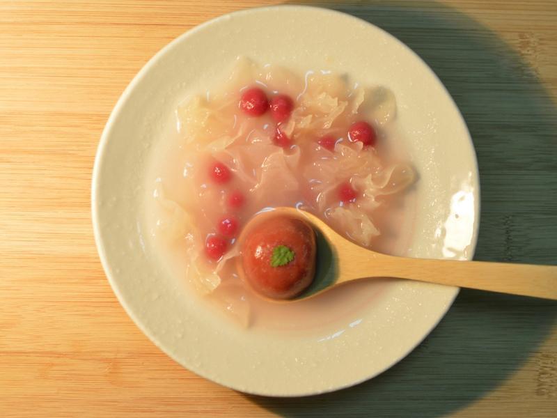 雪梨 柿饼汤圆的做法