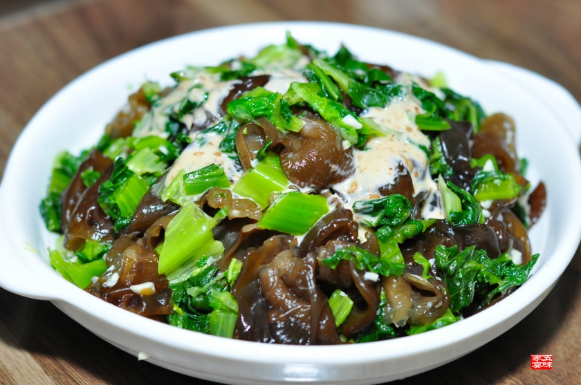 ����ľ��ݫ��Ҷ������