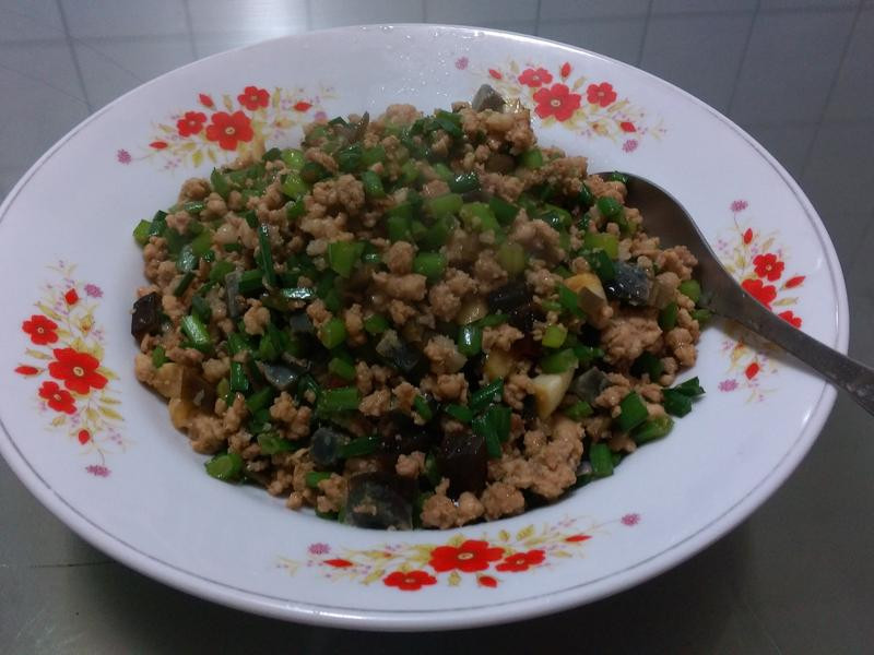 剥皮辣椒版苍蝇头的做法