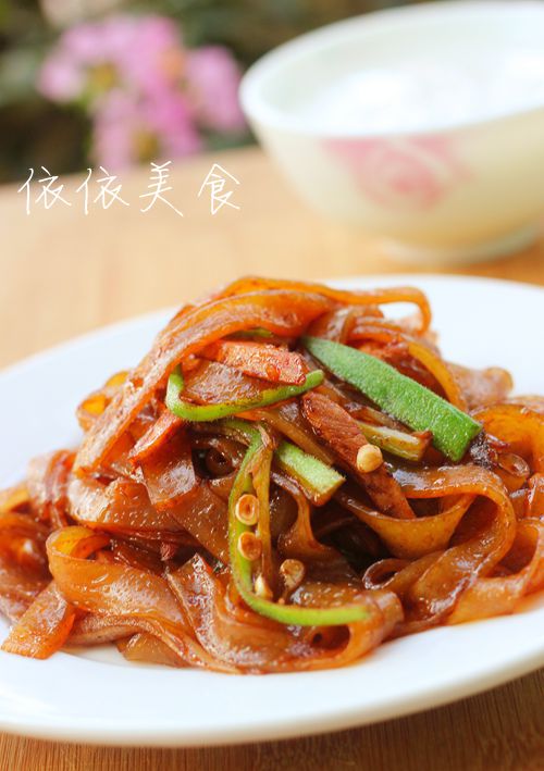 叉烧炒河粉的做法