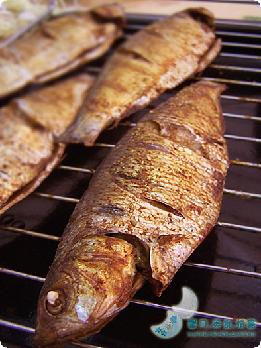 焦香烤鱼的做法