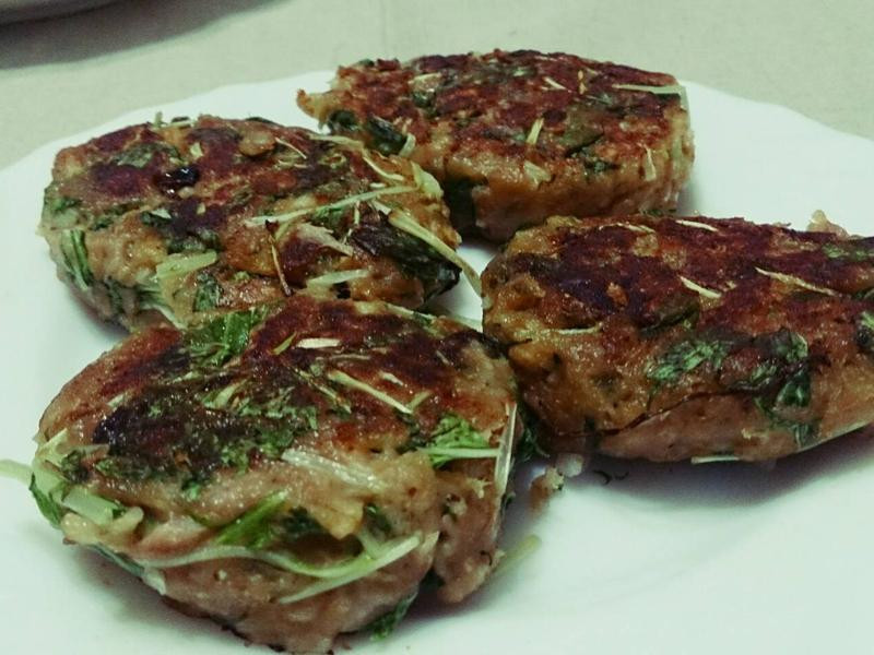 鲔鱼燕麦汉堡排的做法