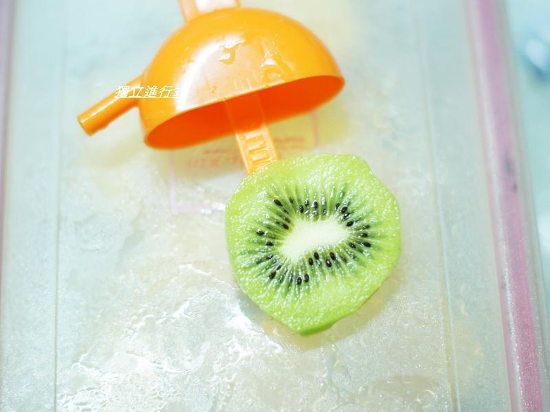 ����Ȼ�Ĳ�ɫˮ������������