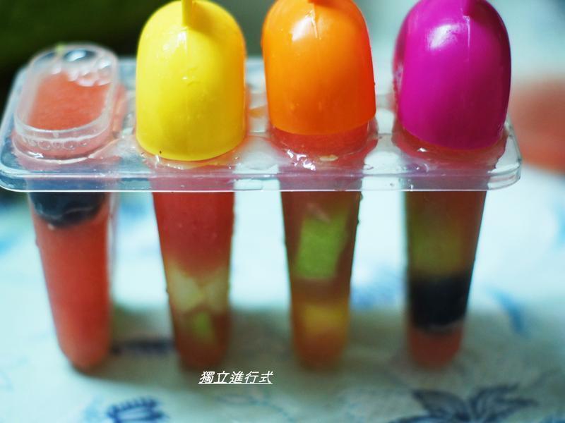 ����Ȼ�Ĳ�ɫˮ������������