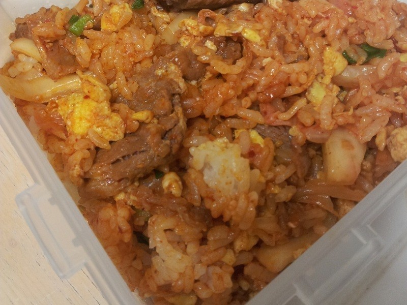 泡菜猪肉炒饭的做法