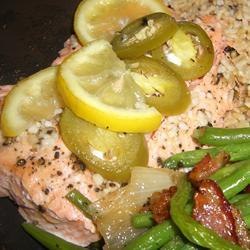 烤鳟鱼拌辣椒柠檬的做法