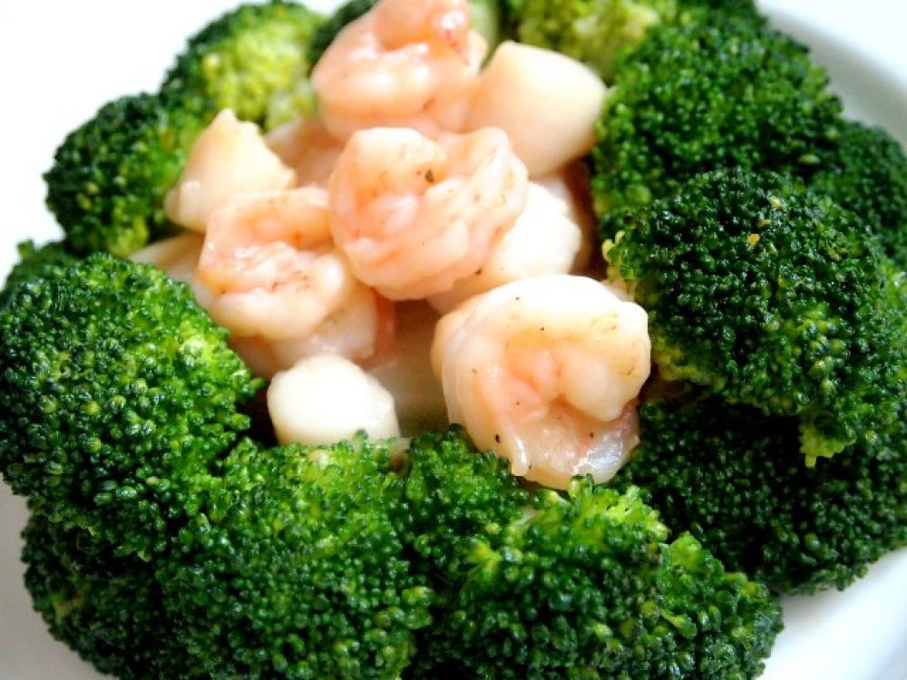 西兰花炒海鲜的做法