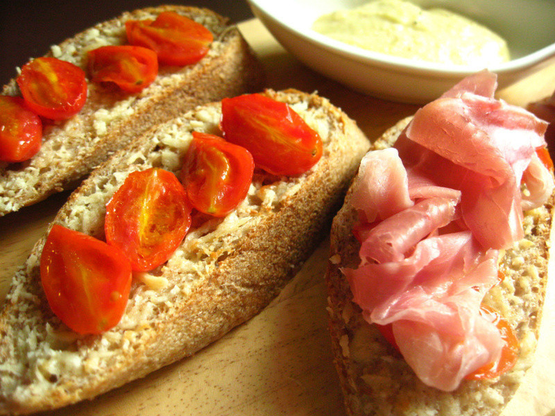周末早午餐第三篇---西班牙农夫面包佐帕马火腿的做法