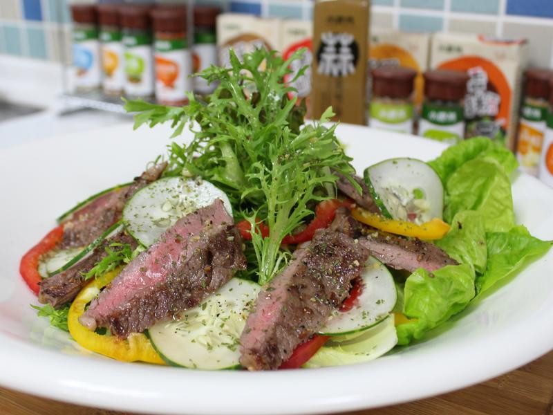 嫩煎香蒜黑胡椒牛排的做法