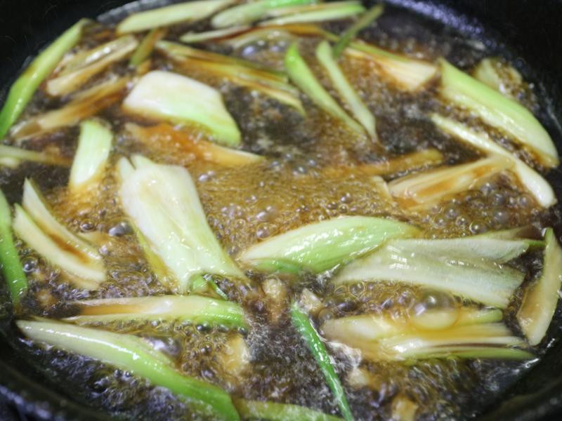 ��м����׷۵�����