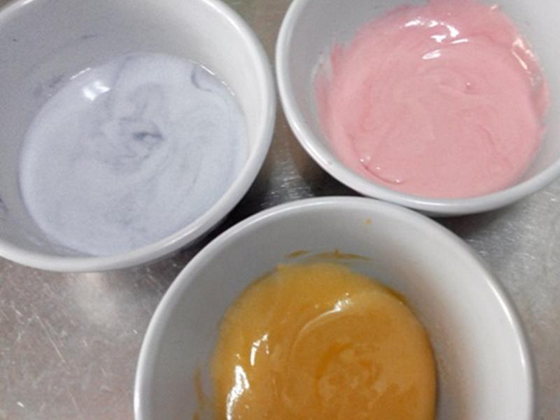 �����ҳ�������ɫ��Ȼ��ɫ�ص�����˪������