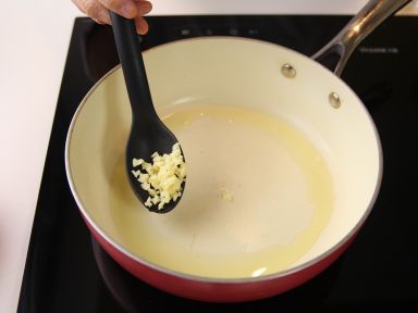 �������鳴޼�󷹵�����