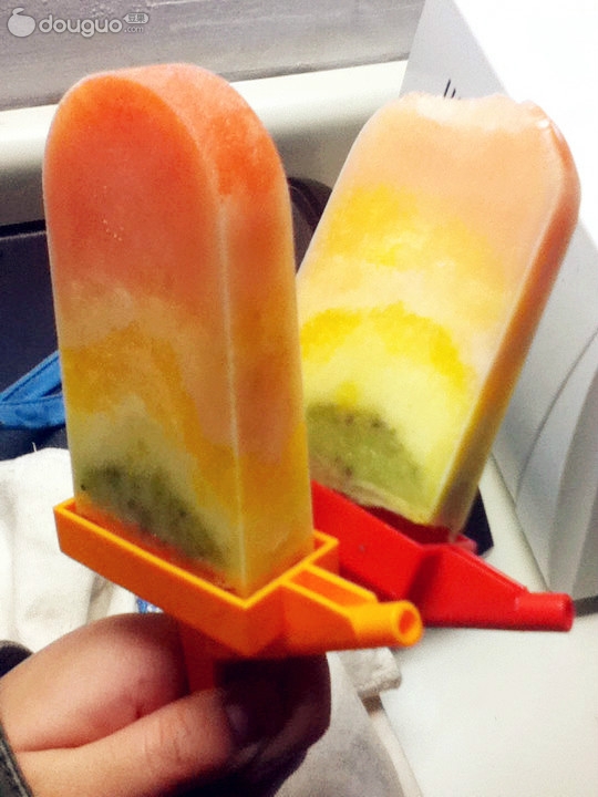 ��ɫ����������