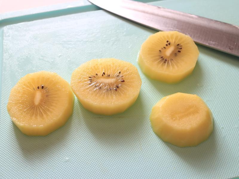 �ɰ�ӭ���硾С��ʳ�á�������