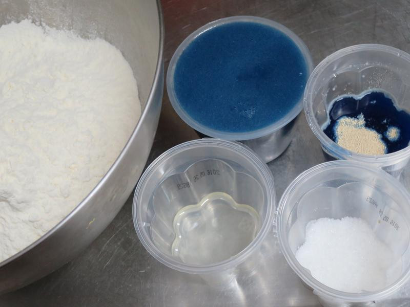 ��ɫ������ͷ������