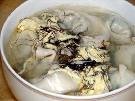 咸蛋黄鱼肉馄饨的做法