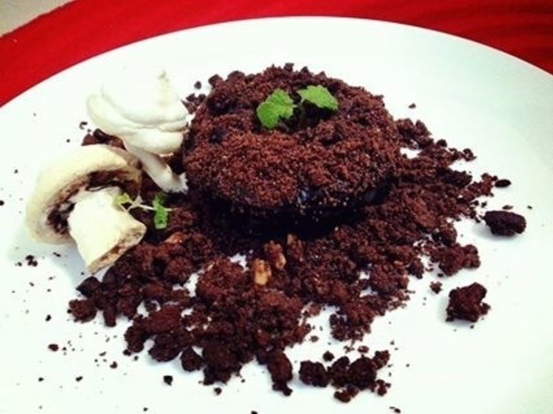 来吃土吧!的巧克力芒果夹心蛋糕的做法