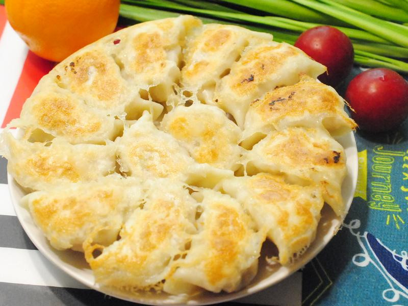 高丽菜南瓜猪肉煎饺的做法