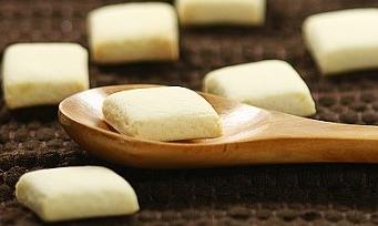 ����С�������������ײ����ı��ɵ�����