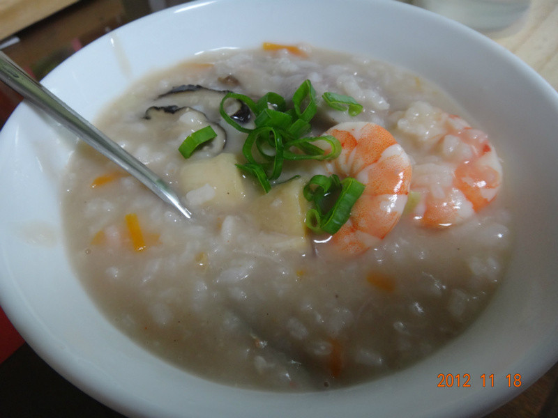 干贝鲜虾芋头粥的做法