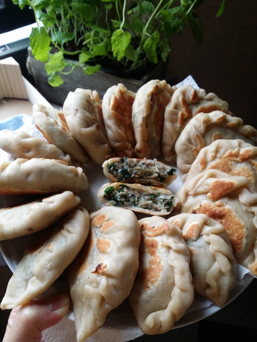 野韭菜盒子的做法