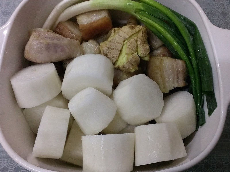 �ܲ����� { ��ľϸ�ض��� }������