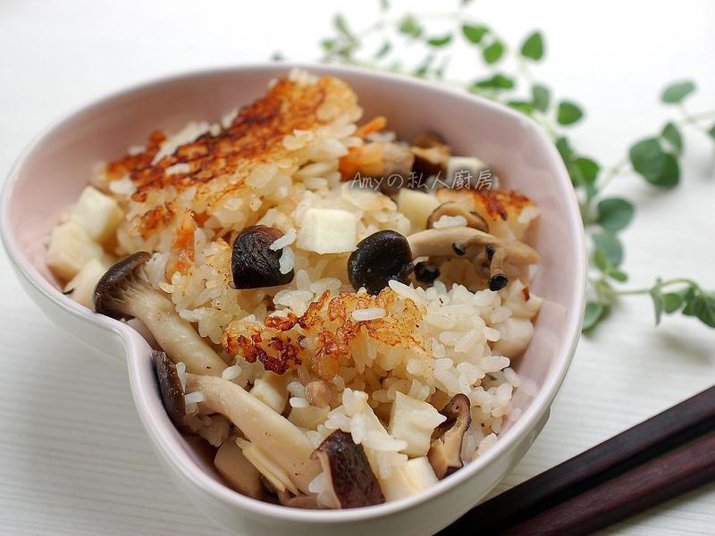 【鲜笋菇菇锅巴饭】的做法