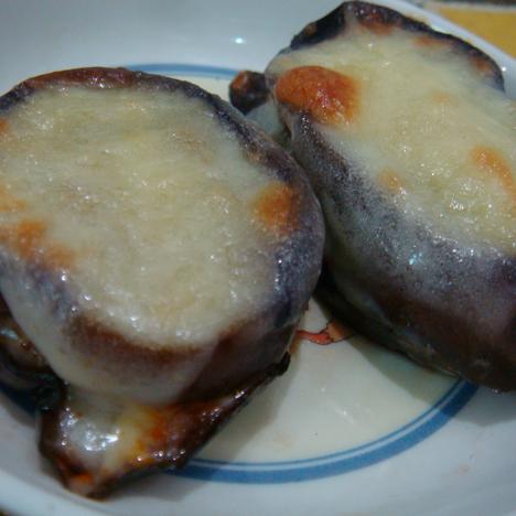 奶香酱烤茄夹的做法