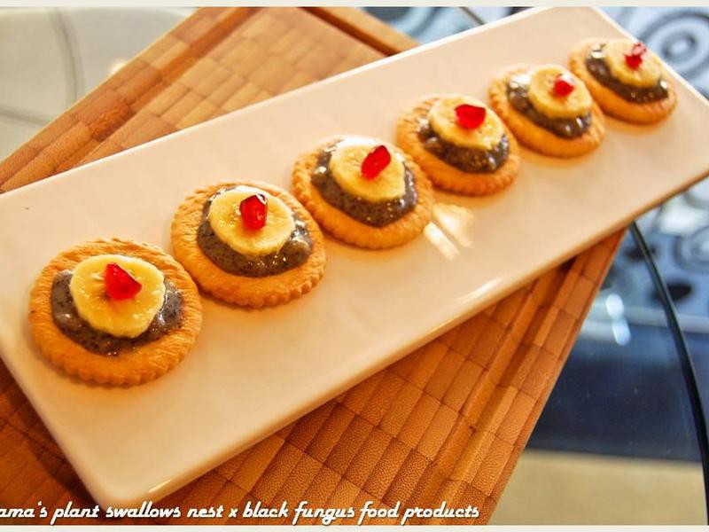 米布丁佐香蕉饼干塔的做法