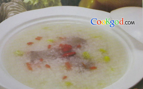 萝卜玉米腰片粥的做法