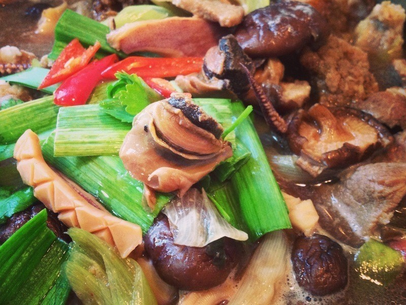 「年菜」鱿鱼螺肉蒜汤的做法