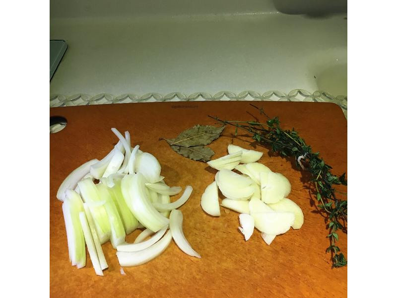 ���ʿ������йǵ�����